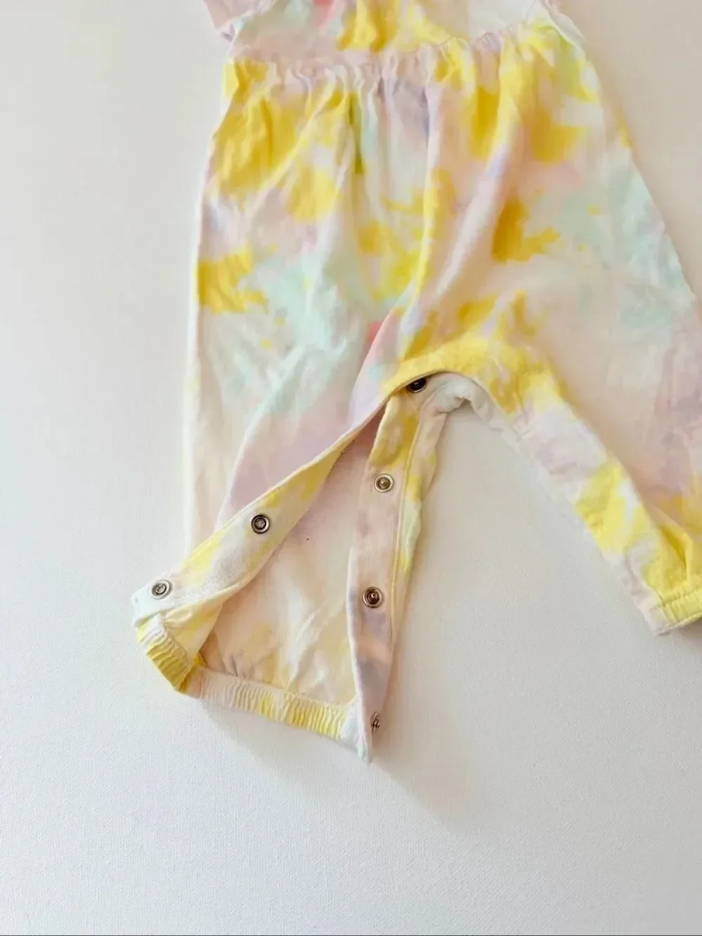 Old Navy baby girl size 3/6 month tie dye romper
